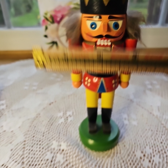 Erzgebirge Soldier Nutcracker, Made in Germany, Vintage 8" Medium size - Picture 9 of 9